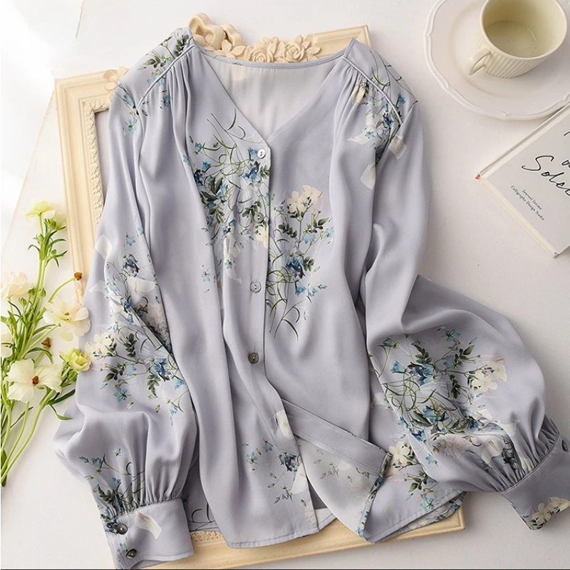 

Блузка Женская атласная с цветочным принтом, свободная Повседневная рубашка с длинным рукавом, модный топ с V-образным вырезом, на пуговицах, лето 2023