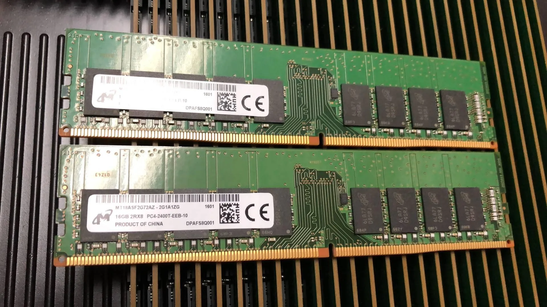 

Магниевый оригинальный 16G 2R * 8 PC4-2400T 16GB DDR4 pure ECC UDIMM Серверная память
