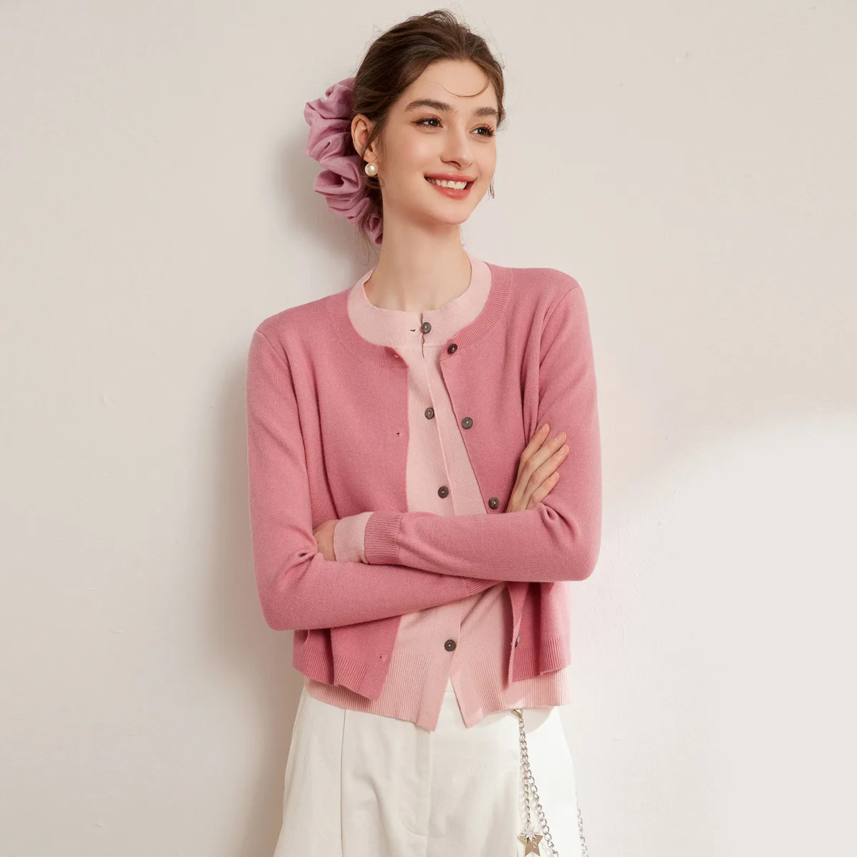 LOUIS YAO 2025 весенняя серия одного же цвета светлый и темный контрастный цвет