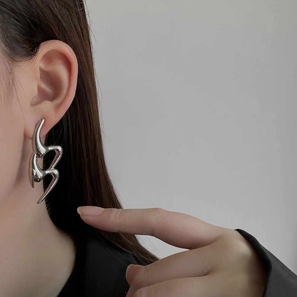 

2022 Fashion Trend French High-end Sense Temperament Light Luxury Geometric Irregular Flame Point Women's Earrings Jewelry Gifts