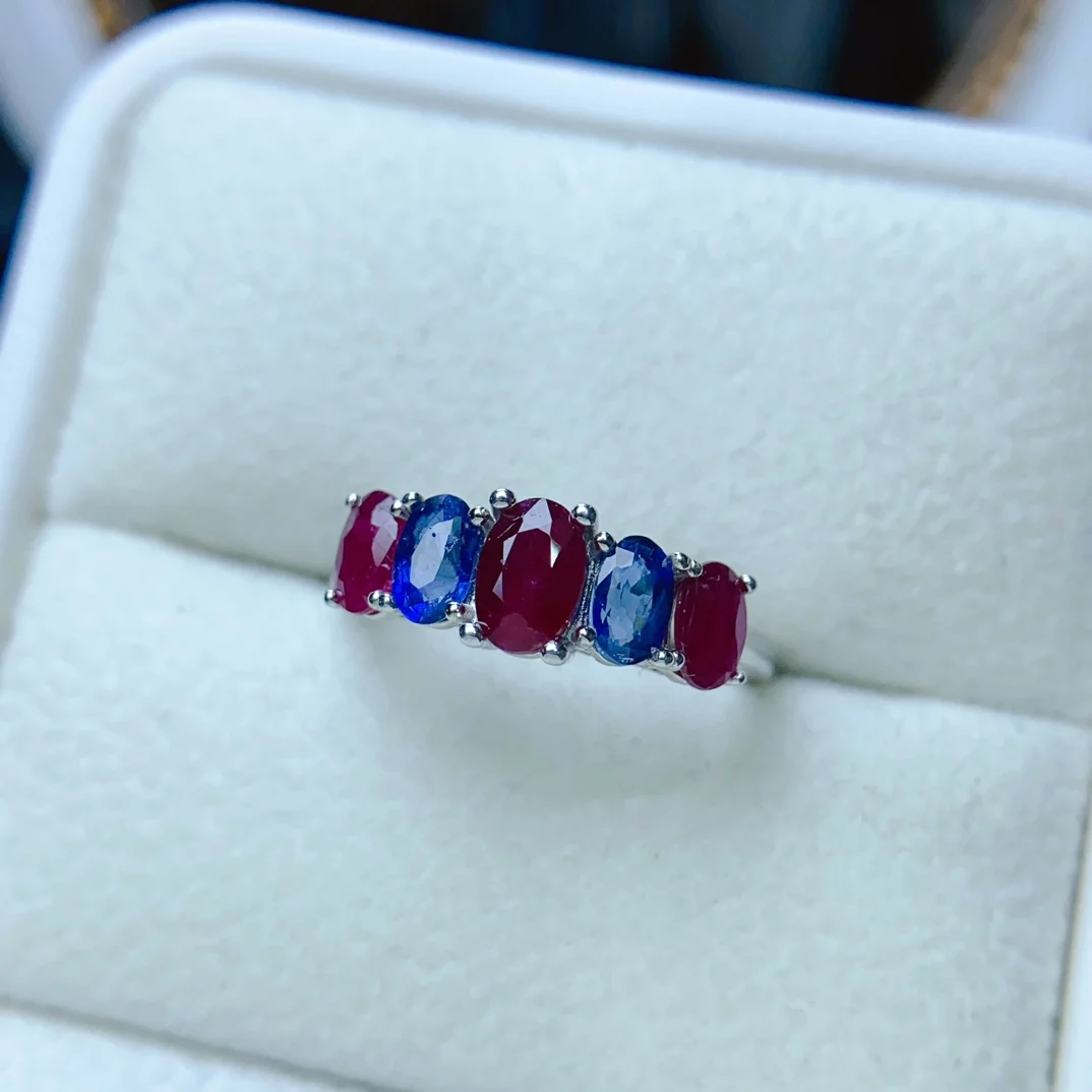 Женское кольцо из серебра 925 пробы с натуральным сапфиром 4 Х6 мм