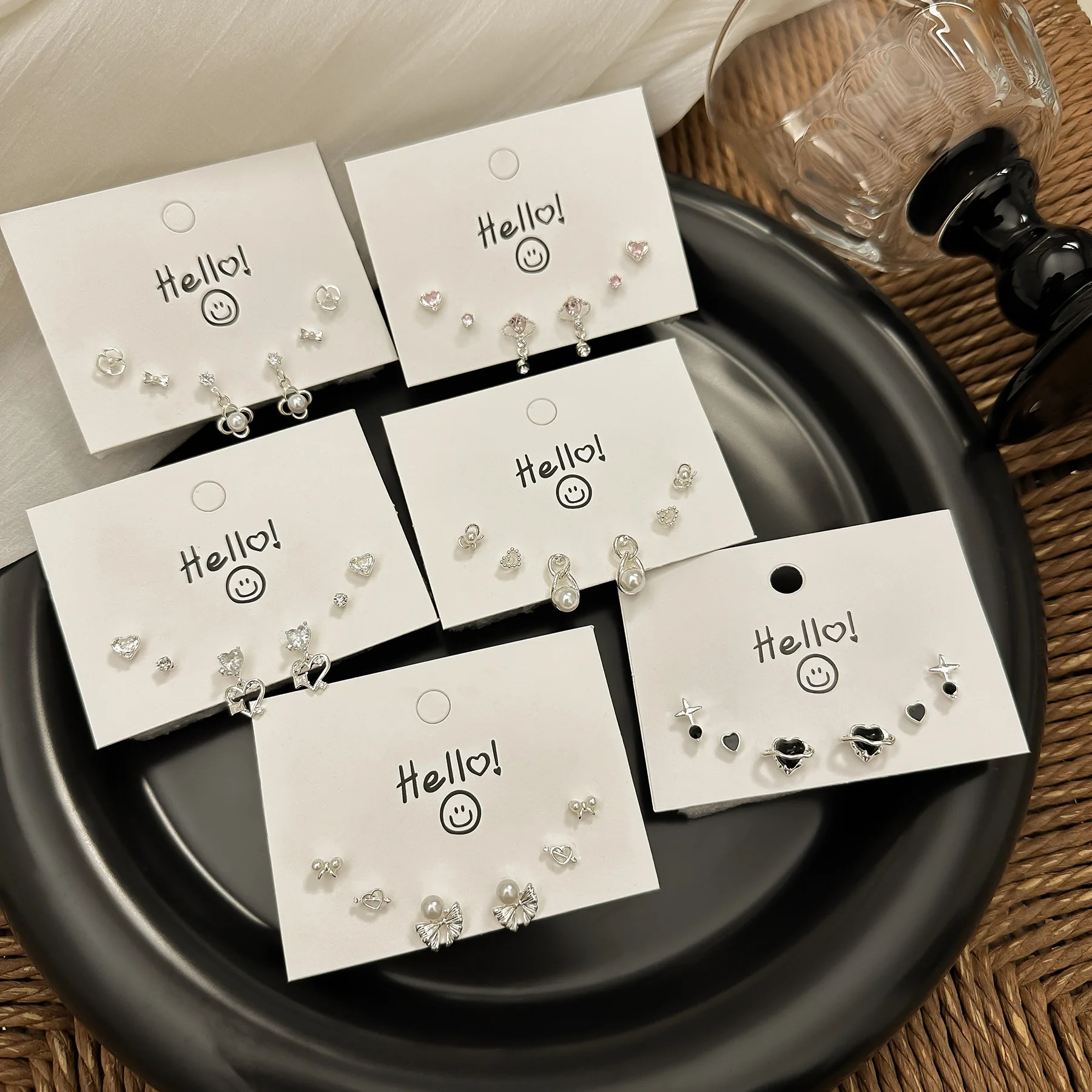 Комплект женских серег-гвоздиков с серебряным покрытием и жемчугом