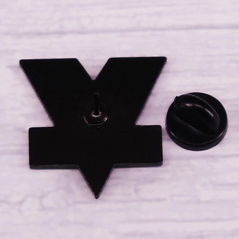 Эмалированная булавка Ingsoc