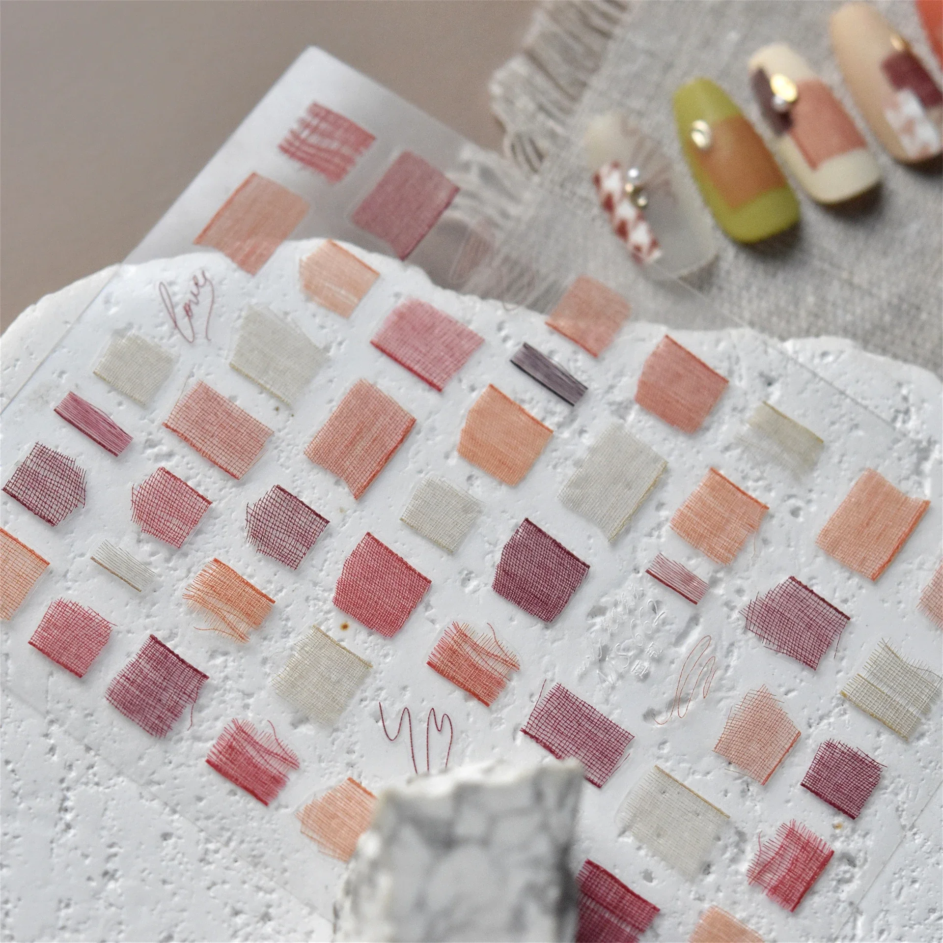 Ретро сетка с геометрическими шелковыми линиями в горошек