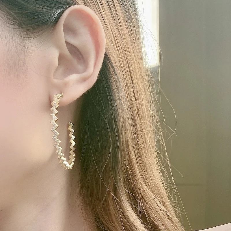 

New corrugated European and American popular handmade micro-set round earrings exaggerated large earrings temperament