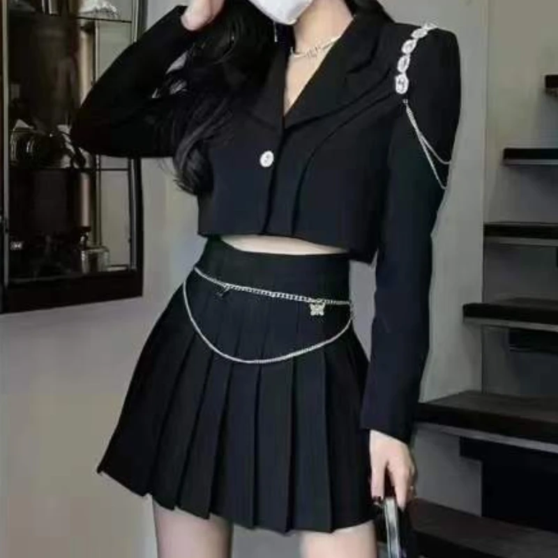 

Женский костюм из двух предметов, черный блейзер на одной пуговице с высокой талией и плиссированная мини-юбка с цепочкой в японском стиле JK...