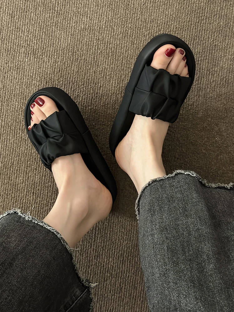 Шлепанцы женские на плоской подошве мягкие сланцы базовая обувь в римском стиле