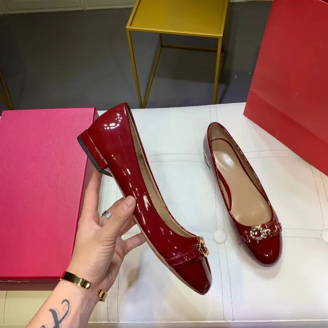 2023 New Horseshoe Button Round Toe Patent Leather High Heel Flat Sole Single Shoe (Female)