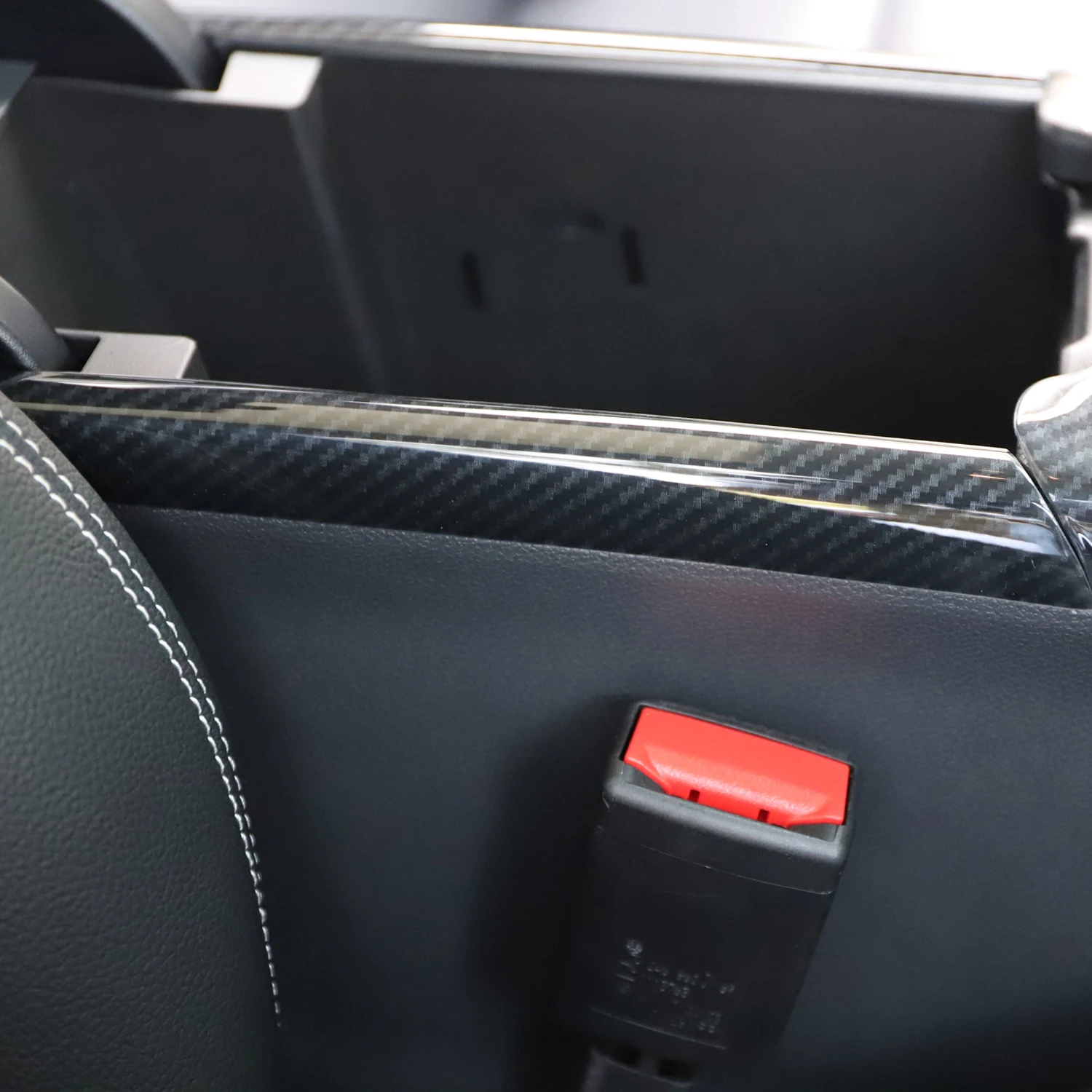 Фото Для Mercedes-Benz A-Class W176 2012-2018 CLA C117 2013-2019 салон автомобиля подлокотник рамка боковая молдинговая крышка ABS карбон черный №2