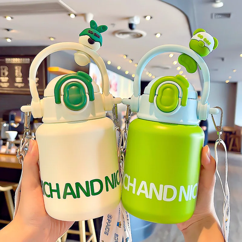 550ml Novelty Large Belly Bottle Summer Contrast Thermos Bottle with Straw Portable Student Kids Water Bottle with Pop Lid Cup
