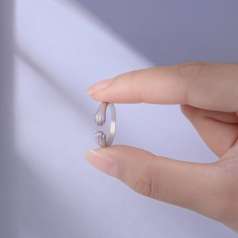 Кольцо женское регулируемое в виде лапы кошки