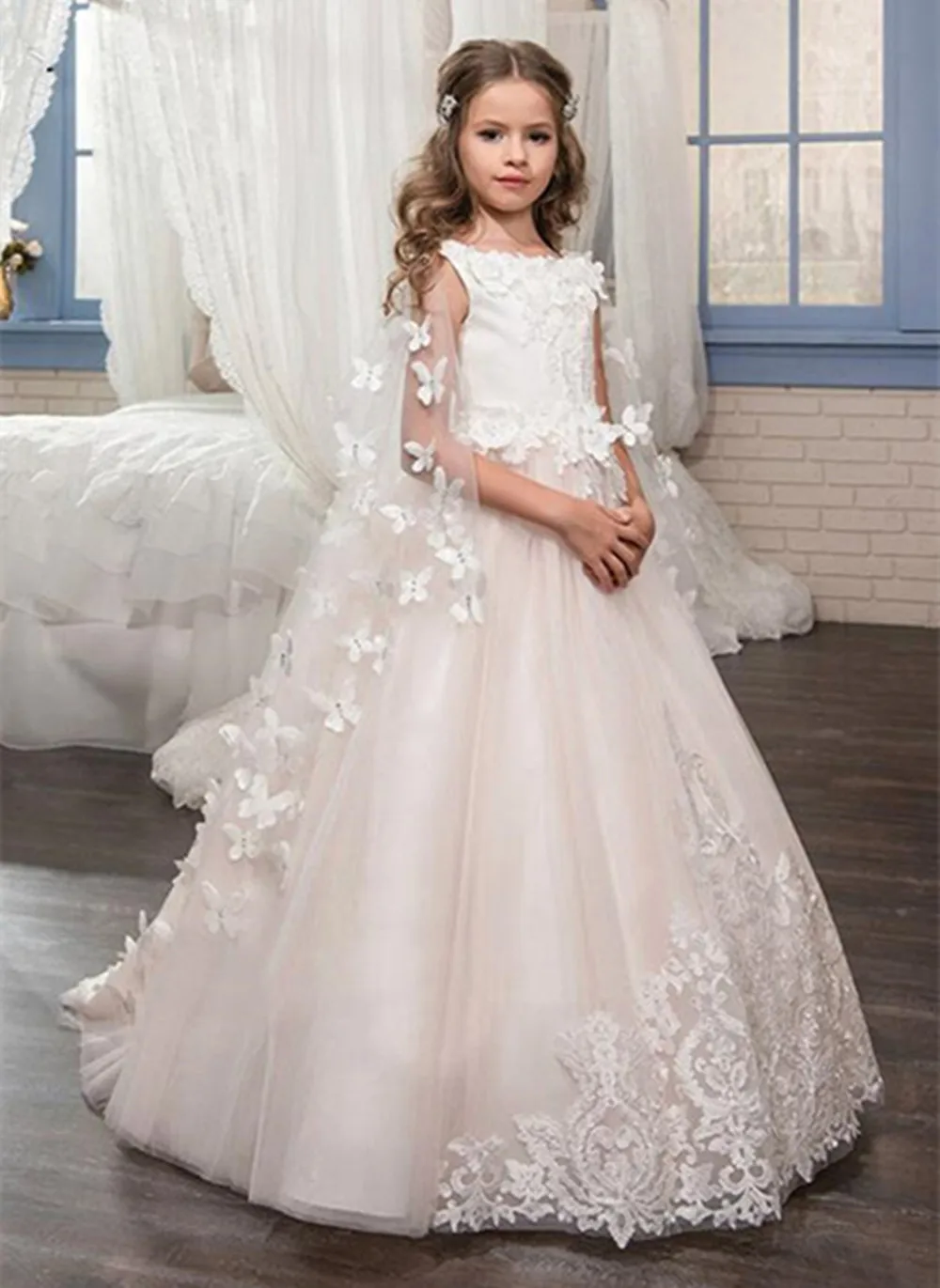

Flower Girl Dresses for Wedding Butterfly Princess Tutu Lace Appliqued Lace Up Vintage Girl First Communion Dress