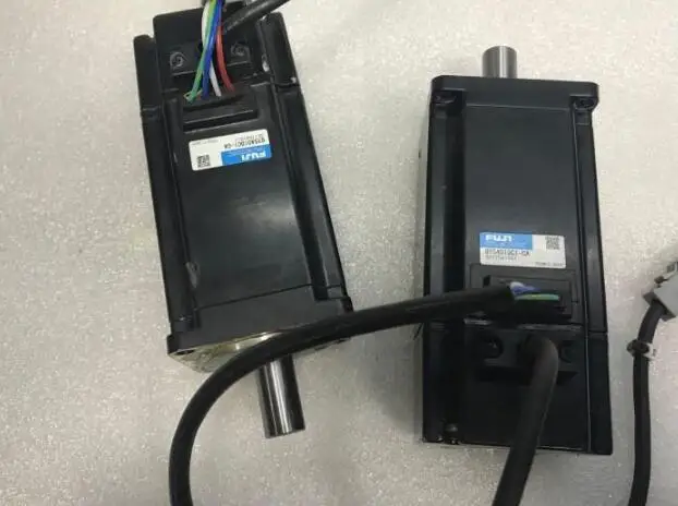 

Servo motor GYS401DC1-CA , Used one , 90% appearance new , 3 months warranty , fastly shipping