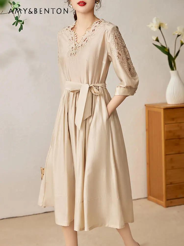 2023 Summer New French Style Elegance Hollow-out Embroidered V-neck Dress Tight Waist Slimming Mid-Length Dress for Women