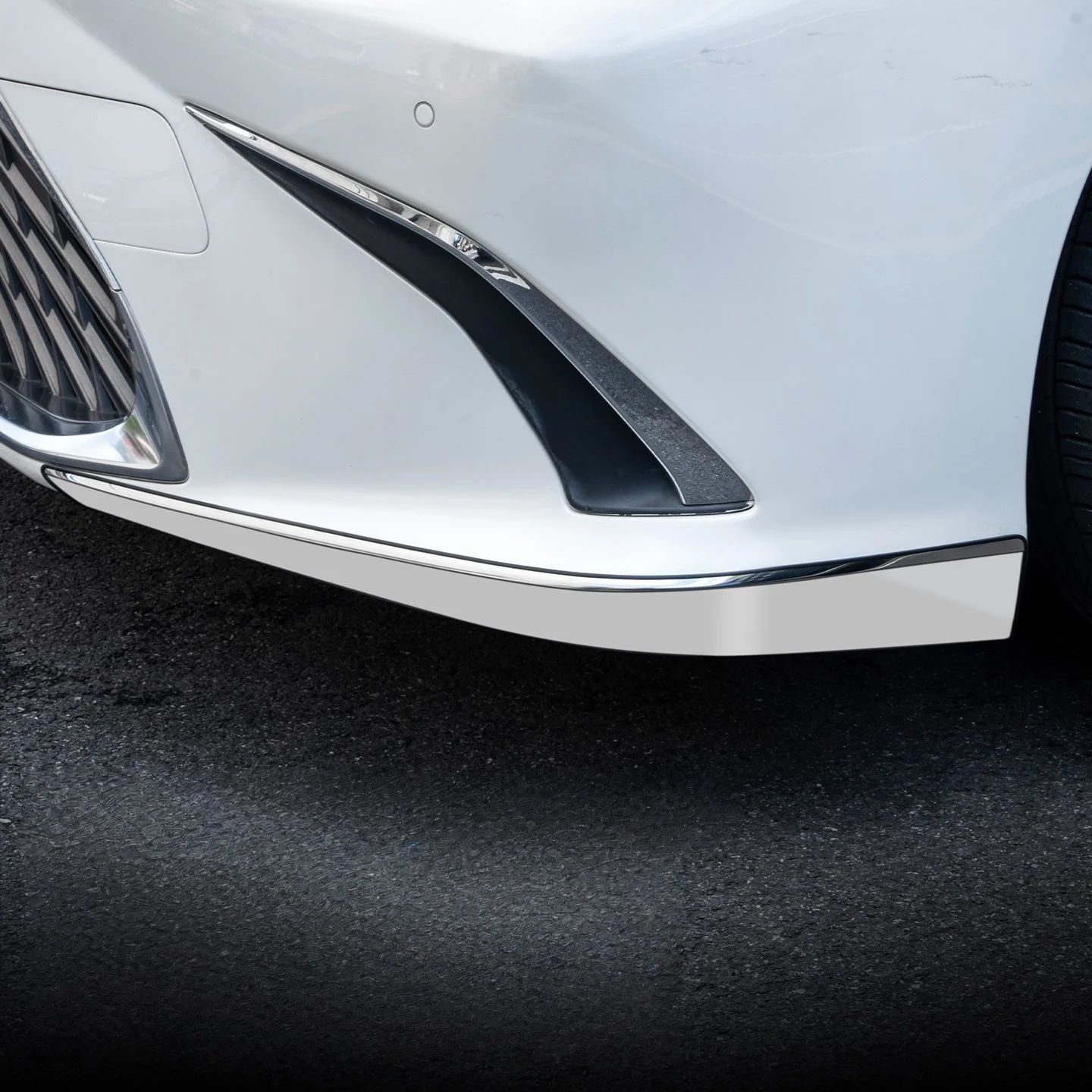 Фото Для Lexus ES200/ES260/ES300h XZ10 18-25: Накладка на передний бампер, глянцевая, для защиты от столкновений и истирания, с инструментами для установки №2