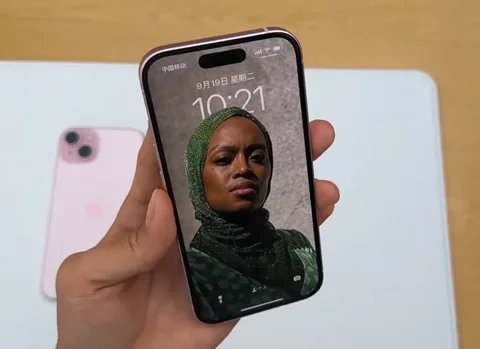 Смартфон Apple iPhone 15, 6/128ГБ, 6/256ГБ, global, Б/у