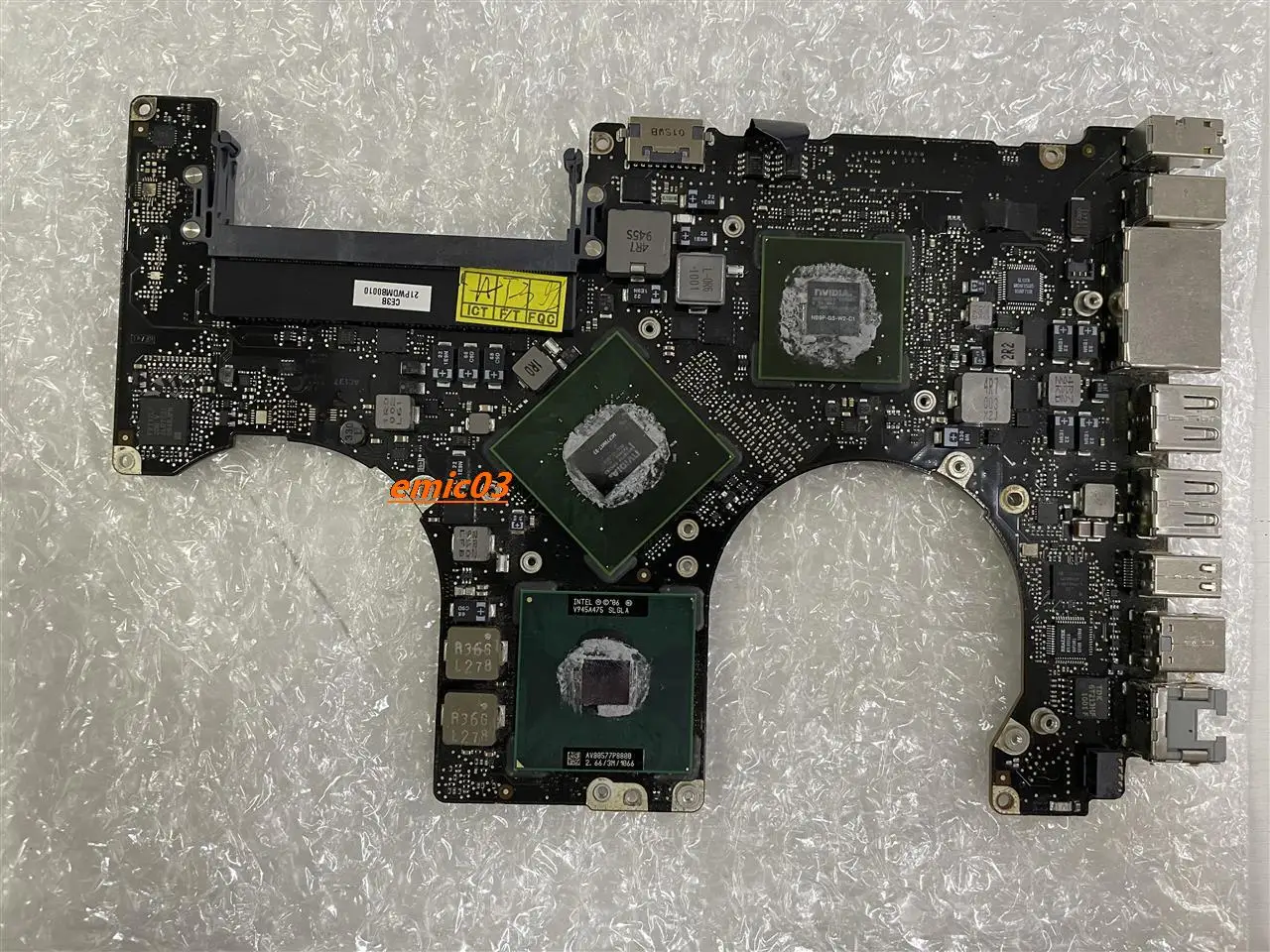 A1286 P8800 820-2523-B IC 150