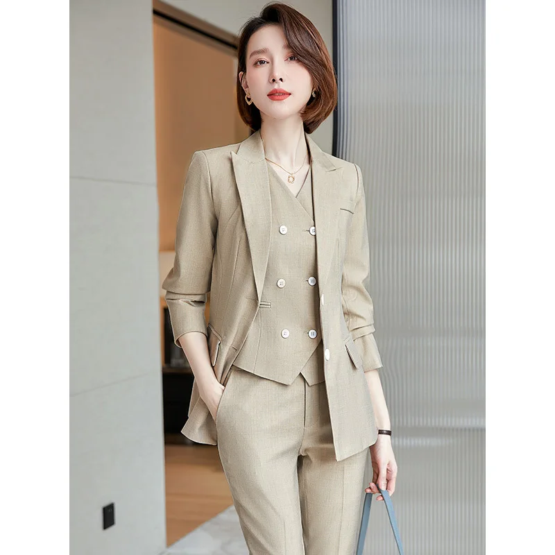 Женский офисный костюм из блейзера и брюк офисная одежда для работы
