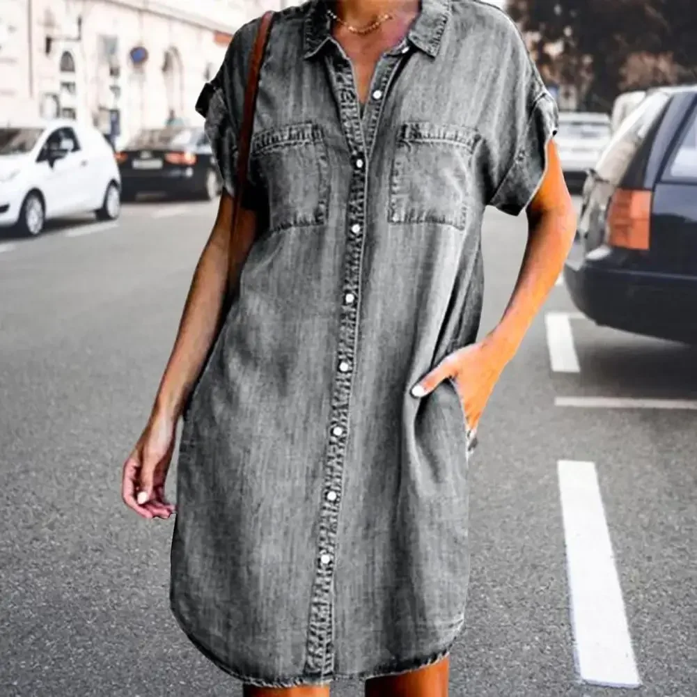 Женское платье с карманом на пуговицах и короткими рукавами лацканами