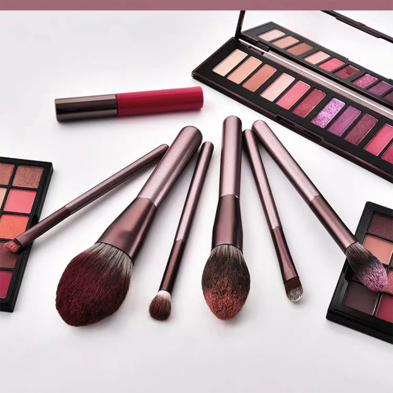 

Новинка 2022, 12 шт., маленькая Кисть для макияжа в виде винограда, набор микрокристаллических шелковых небольших кистей для макияжа в виде вин...