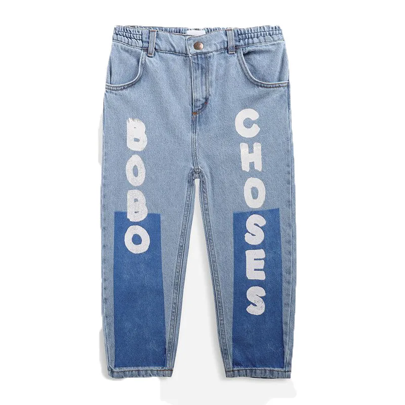Джинсы детские прямые с буквенным принтом на весну/осень 2022 |