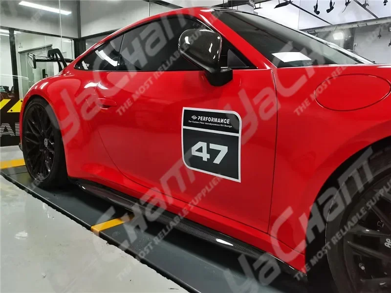 Фото Стильные боковые юбки GT3 из сухого карбона для автомобилей 2019-2021 911 992.1 Carrera & S & 4 & 4S. №1