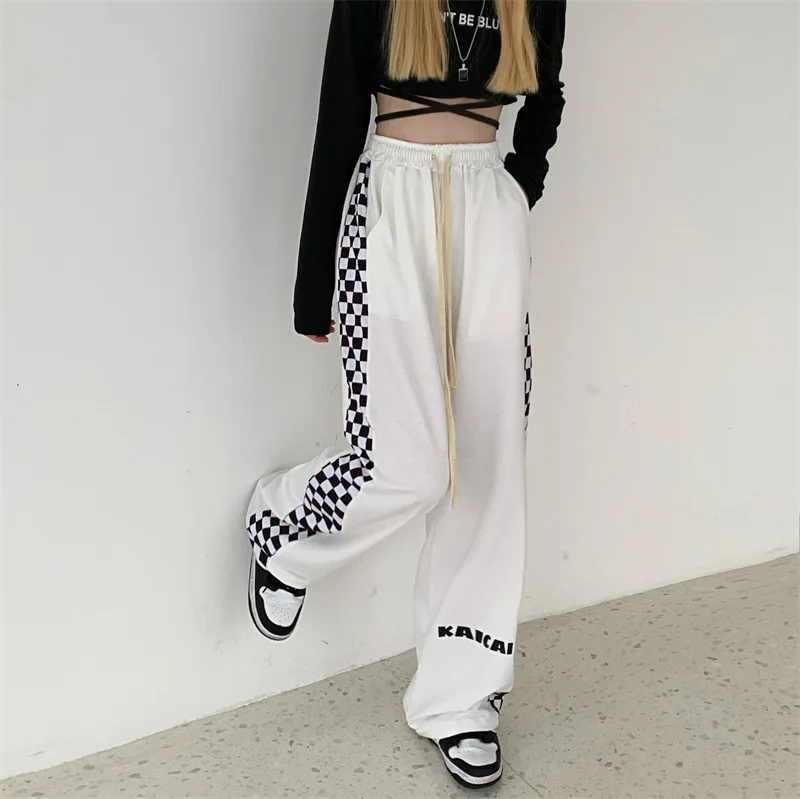 Рисунок 5 - Брюки женские с широкими штанинами