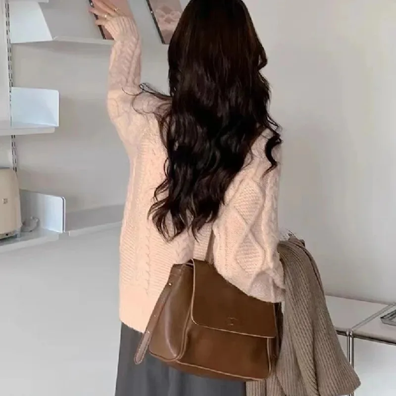 Женский однобортный вязаный кардиган с длинным рукавом круглым вырезом