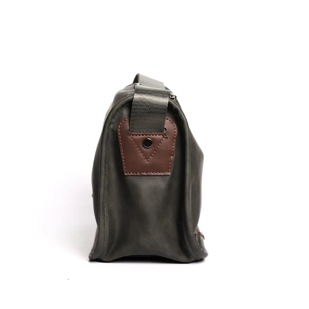 Men's Vintage Matte Leather Shoulder Bag Fashion Crossbody Bags for Summer Commuting Simple Square Chest Bag for Outdoor Cycling