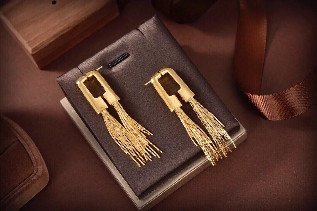 

European and American popular elegant tassel earrings