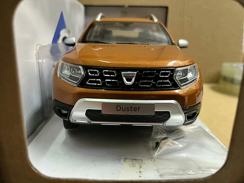 Bburago Dacia Duster 2018 металлическая модель 1:18
