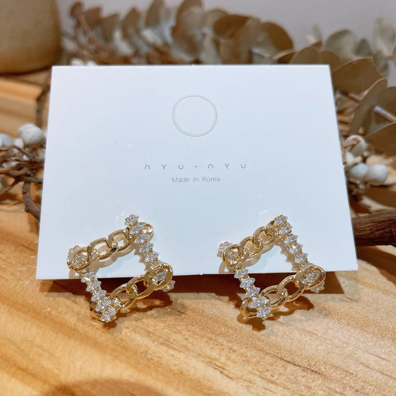 

Women's Earrings Fashion S925 Silver Needle Square Micro-inlaid Zircon Earrings Metal Chain Element Geometric Stud Earrings Gift