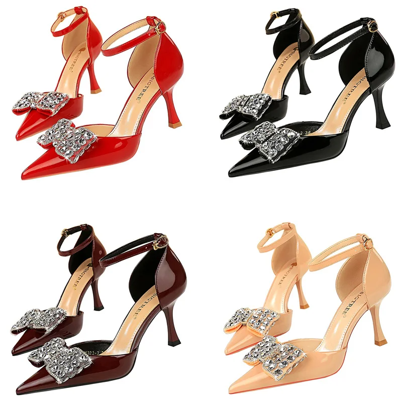 Туфли-лодочки женские из лакированной кожи на высоком каблуке 8 см с острым