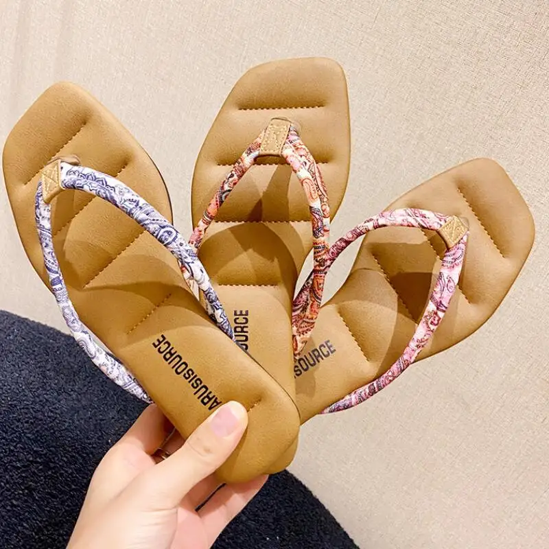 Летние Новые повседневные тапочки на плоской подошве женские шлепанцы пляжная