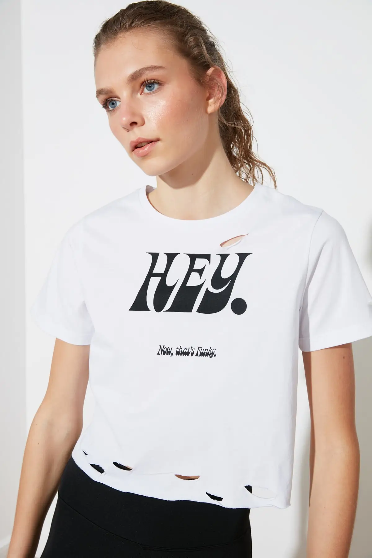 

Trendyol Crop Sport T-Shirt TWOSS21TS1337
