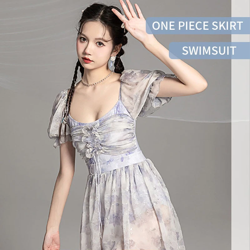 

Женский слитный купальник с цветочным принтом и открытой спиной