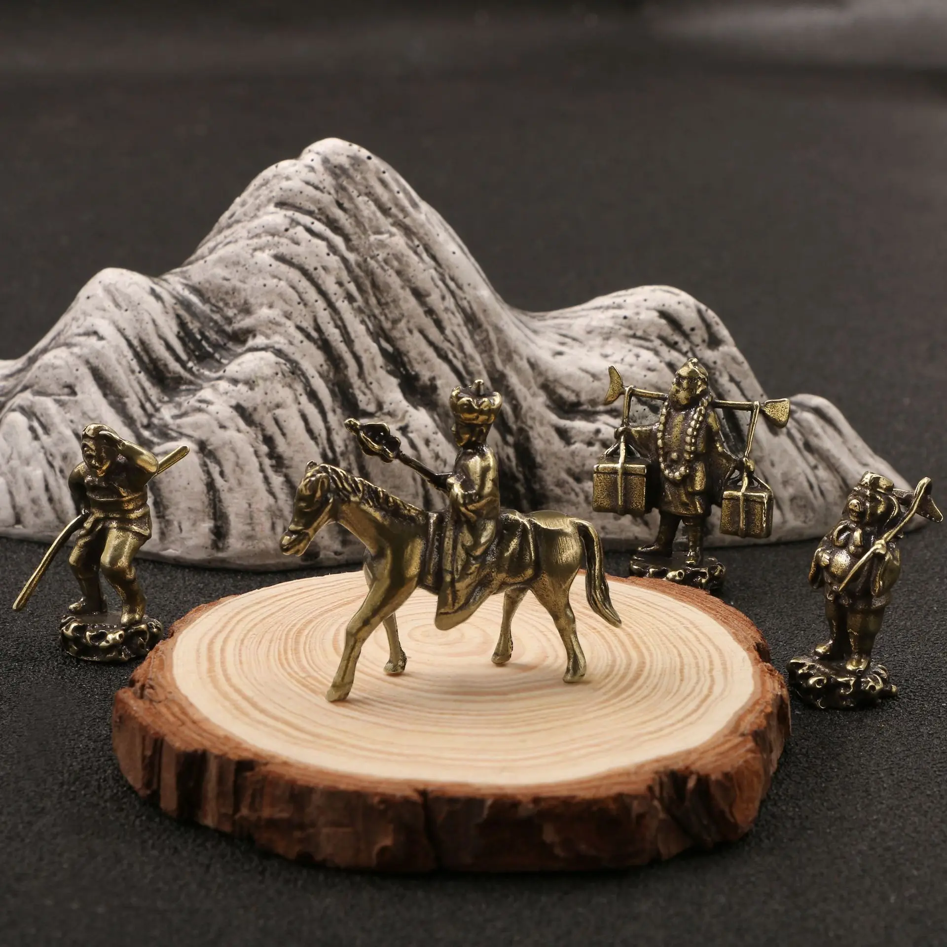 Латунные фигурки Путешествие в Запад от винтажного производителя миниатюрные