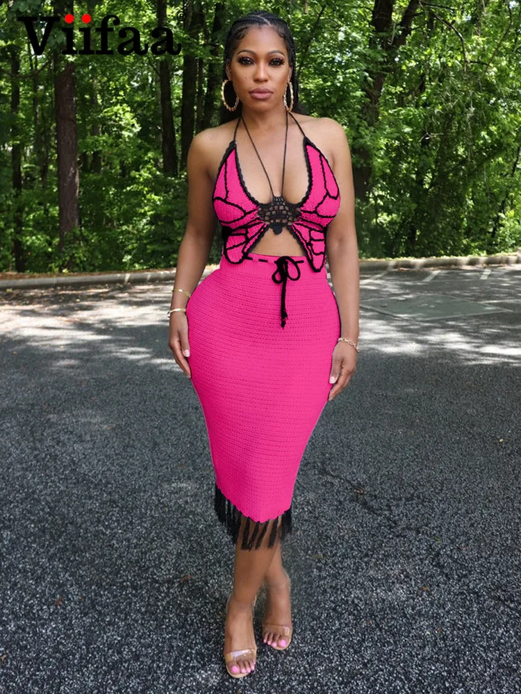 

Женский трикотажный комплект из двух предметов с бабочкой и завязкой на шее