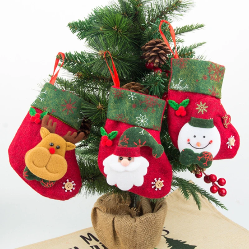 

2021 red and green christmas decoration socks set 12PCS vintage country small combination candy bag tree pendant