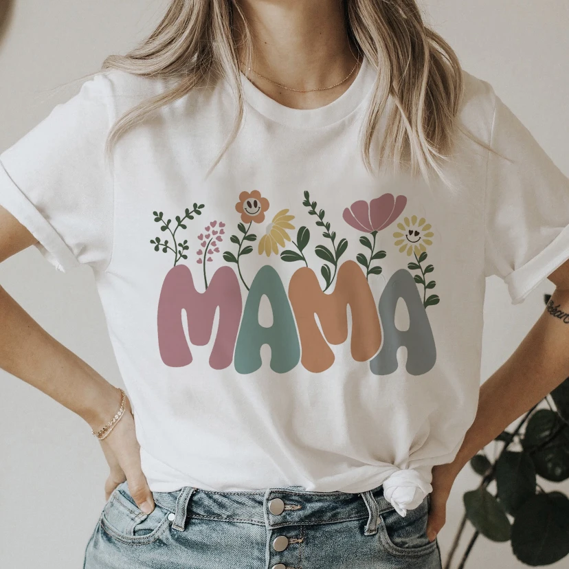 

Женская футболка с коротким рукавом, круглым вырезом и надписью «цветы»