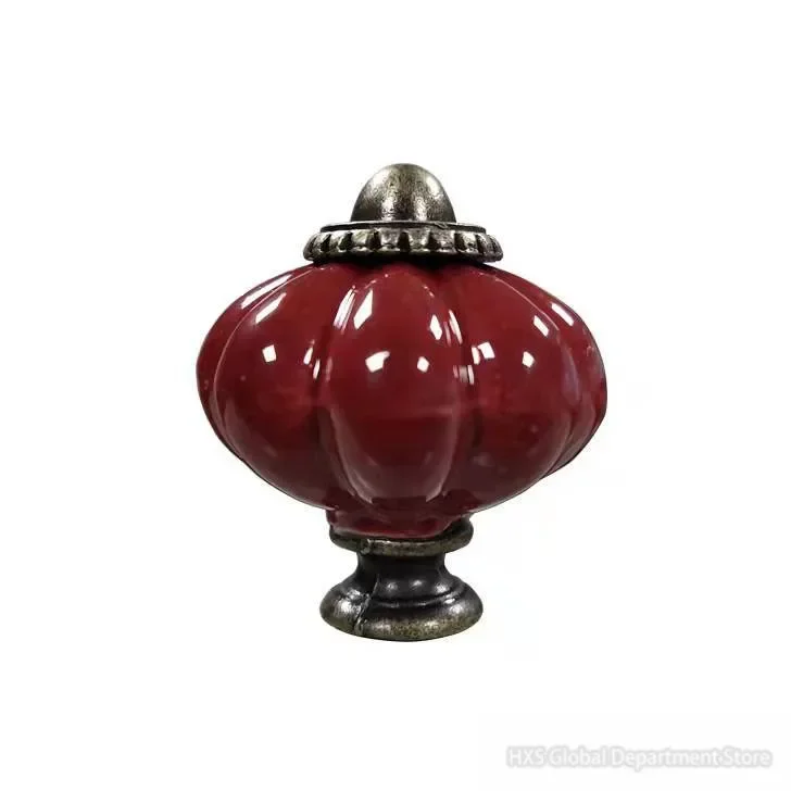 

Керамическая ручка для шкафа 33х38 мм