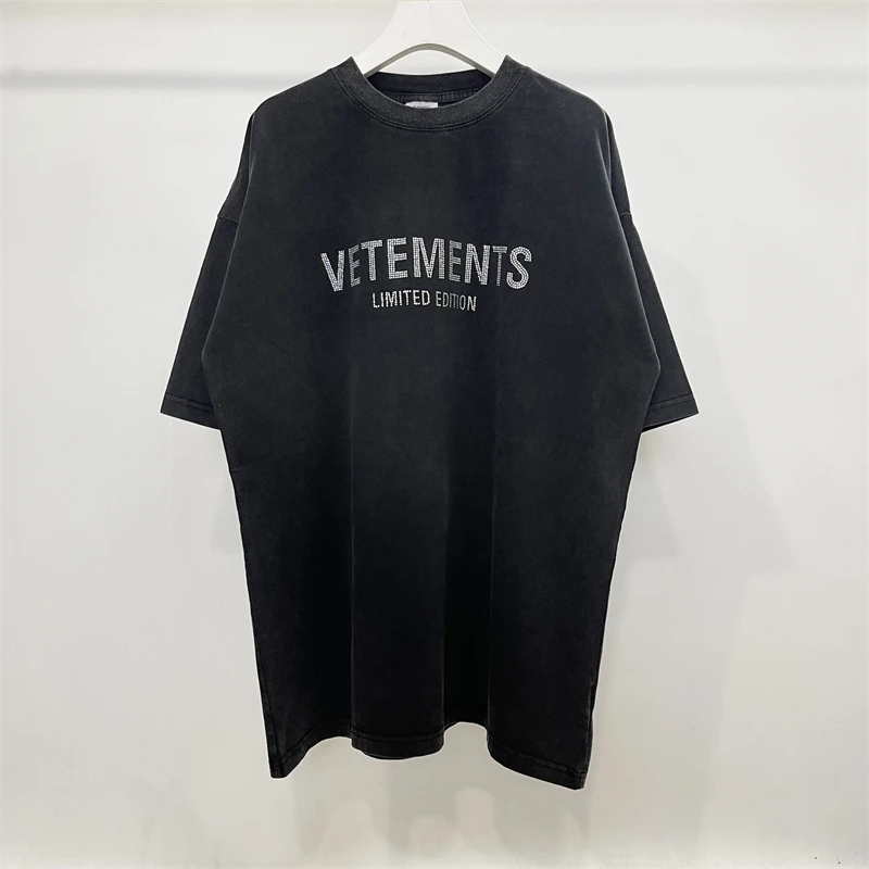 

Oversized Vintage Washed Old Flash Drill Logo VETEMENTS Limited Edition T-Shirt Men Women VTM Tee Top