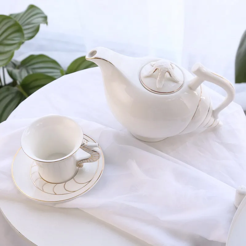 

Creative Luxury Bone China Coffee Pot Coffee Cup and Dish Modern Coffee Cup Tea Tea Pot Cup and Dish Wedding Gift