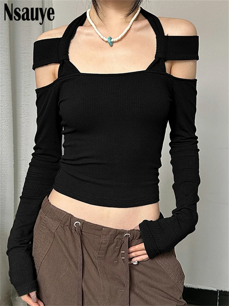 

Женская трикотажная футболка с открытыми плечами и длинным рукавом