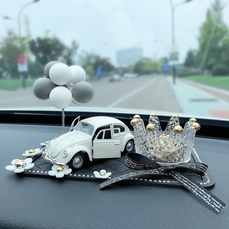 

New Alloy Car Model Car Decoration Accessories Car Interior Car Perfume Cake Decoration Birthday Gift Romantic Couple Decoration