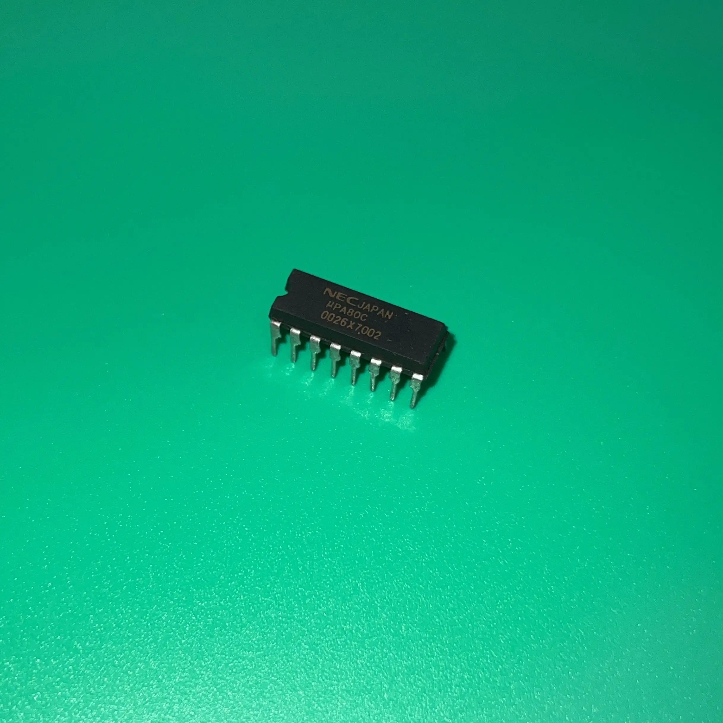 2pcs/lot UPA80C DIP16 PA80C FLUORESCENT INDICATOR PANEL DRIVER PNP-NPN SILICON EPITAXIAL TRANSISTOR ARRAY UPA80C-A UPA80CDIP16