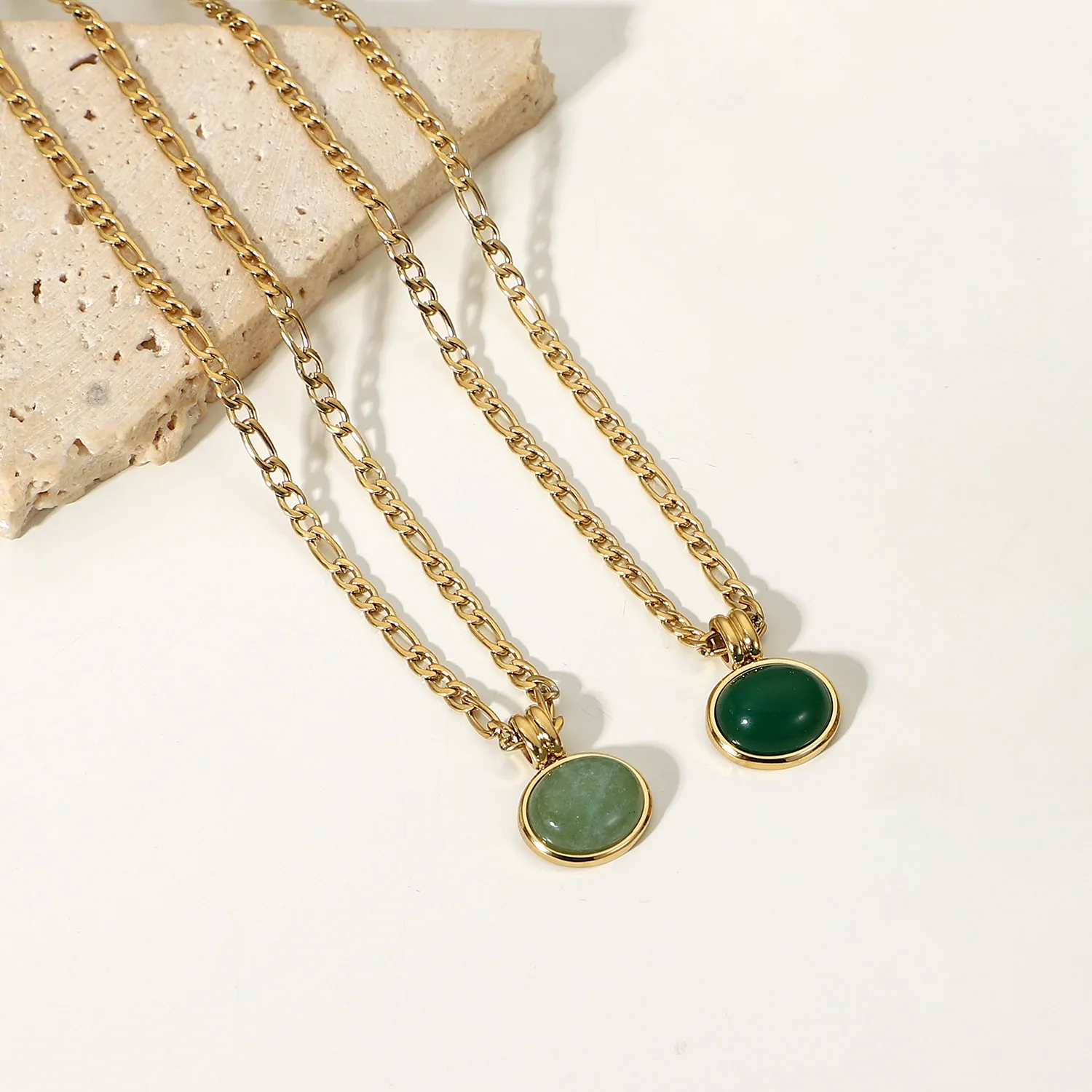 

2022 Trend Necklace For Women Summer Beach Green Jade Round Pendant Stainless Steel Necklace Vintage Gold Clavicle Chain Ladies