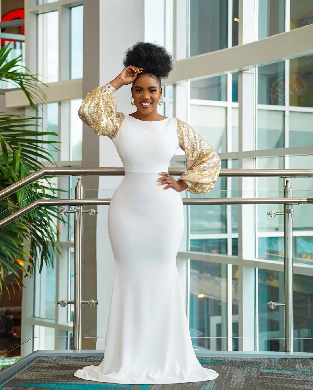 

Elegant Long Sleeves White High-end Sexy Backless Evening Dresses African Plus Size Floor-lenght Formal Occasion Party Vestidos