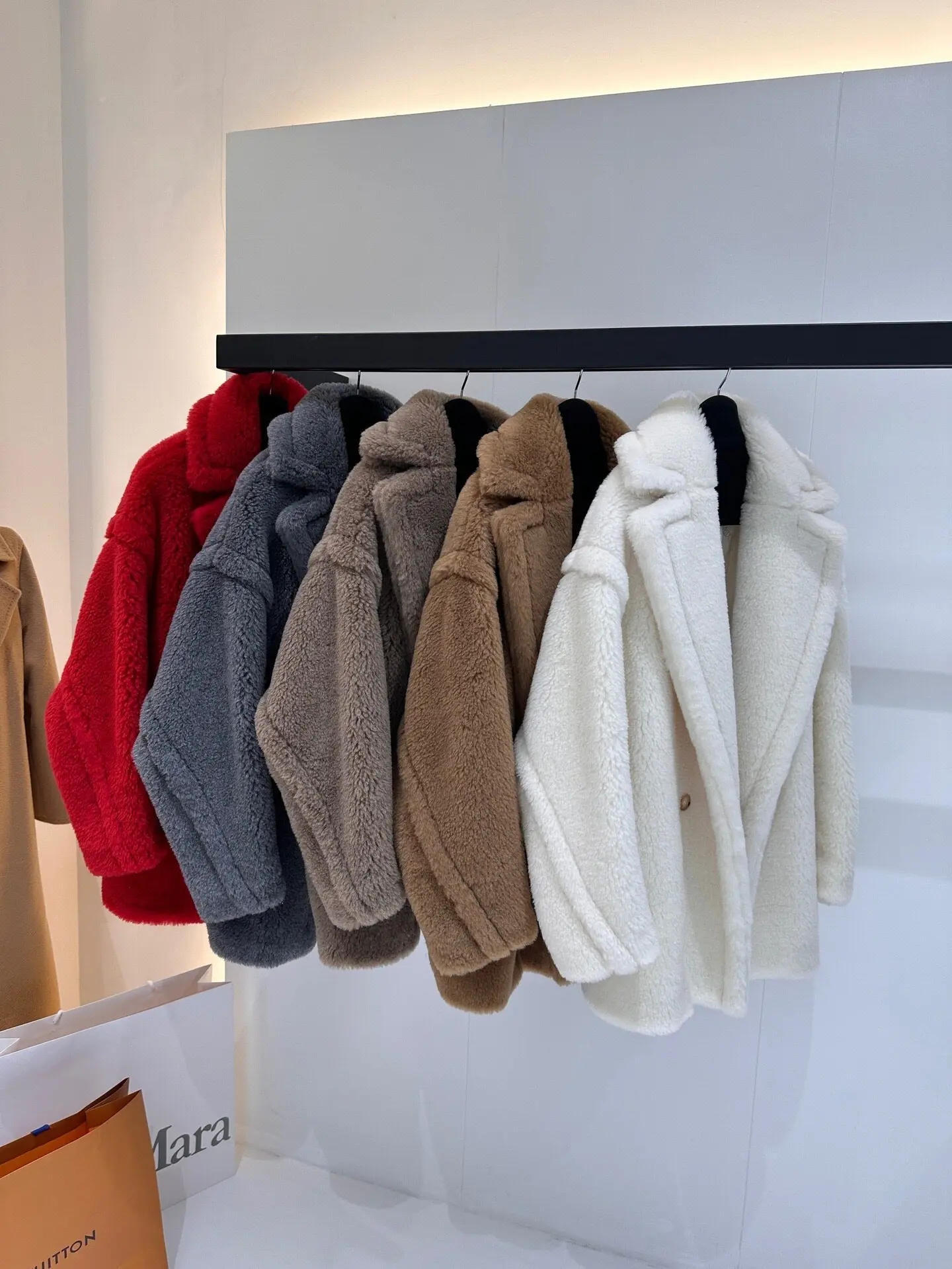 Фото Пальто Max Short Teddy Bear, 62% альпака, 26% шерсть, 12% шелк, зимнее женское пальто, утепленное, оверсайз №1