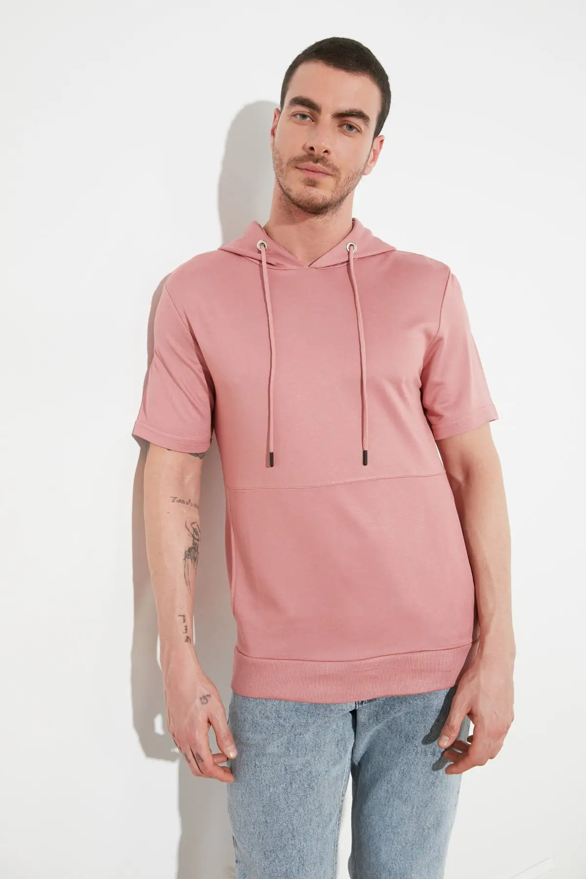 

Trendyol Men 'S Regular Fit Short Sleeve Hooded Sweatshirt TMNSS21SW0211